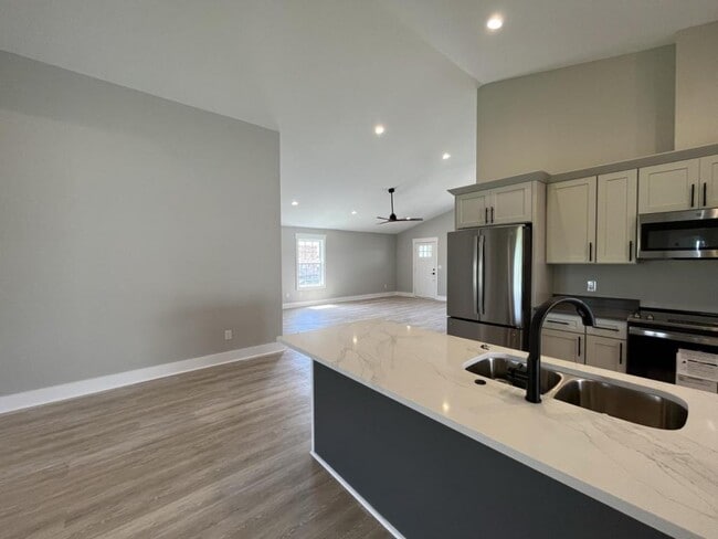 Building Photo - 4840 McCall Ln