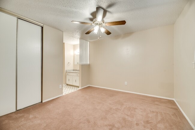 Building Photo - Great home on a corner lot!  Garland ISD