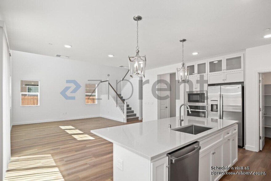 Building Photo - 336 Monastery Dr
