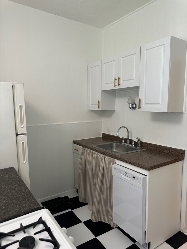 Building Photo - 4269 Botanical Ave