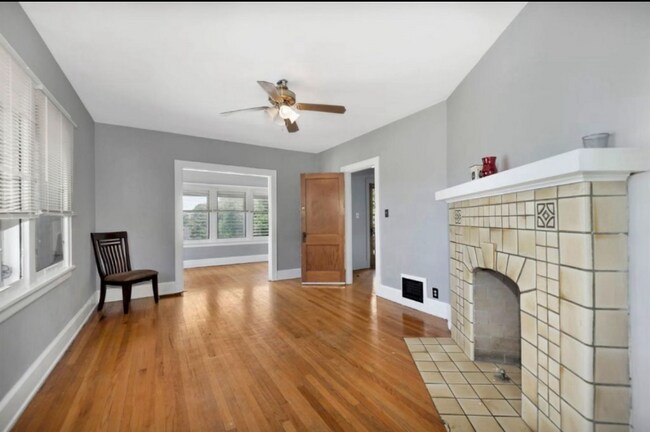 Building Photo - 3421 Glenway Ave