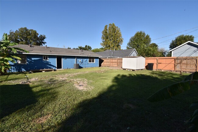 Building Photo - 206 Arnett Ln