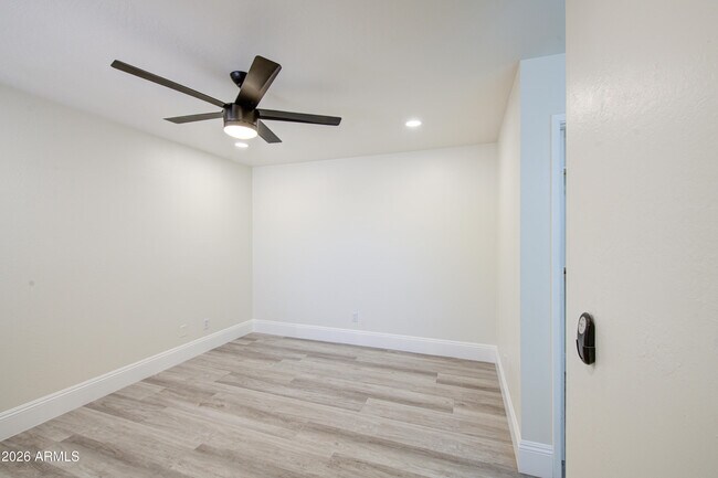Building Photo - 2019 W Lemon Tree Pl