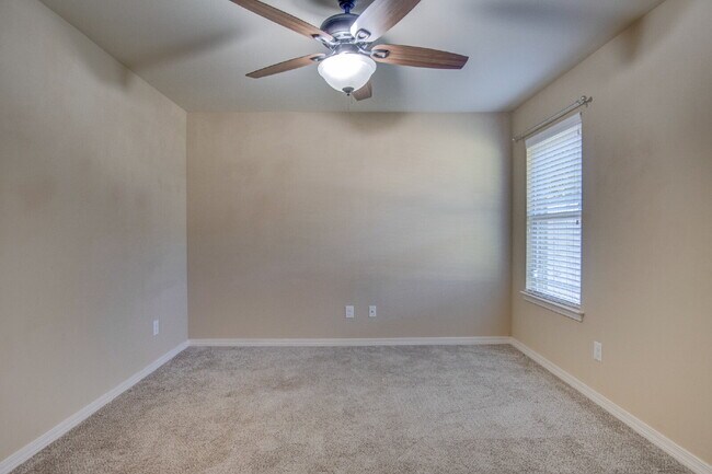 Building Photo - Twelve Oaks Plantation Home with Hardwood Floors, Fireplace & Fenced Backyard