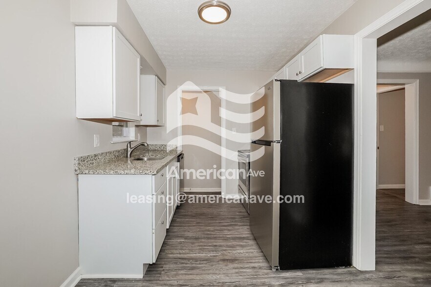 Building Photo - 15413 Fernway Dr