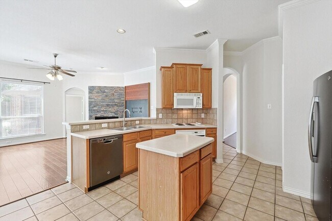 Building Photo - 3516 Sutters Way