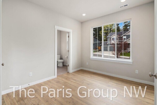 Building Photo - 2122 83rd Ave E