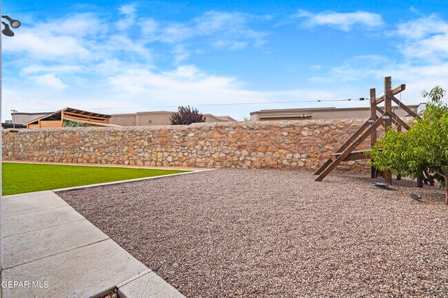 Building Photo - 13637 Chepstow Ct