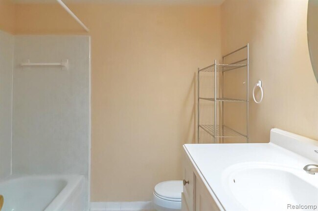 Building Photo - 19639 W 12 Mile Rd