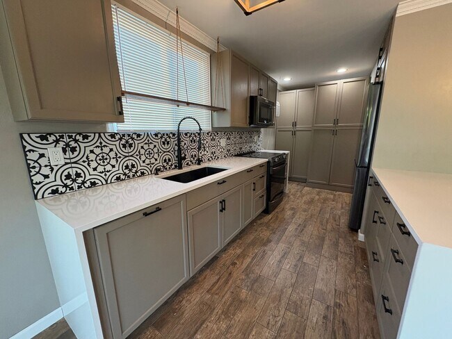 Building Photo - 4945 Mt Alifan Dr