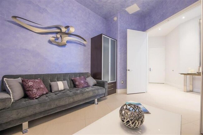 Building Photo - 15901 Collins Ave