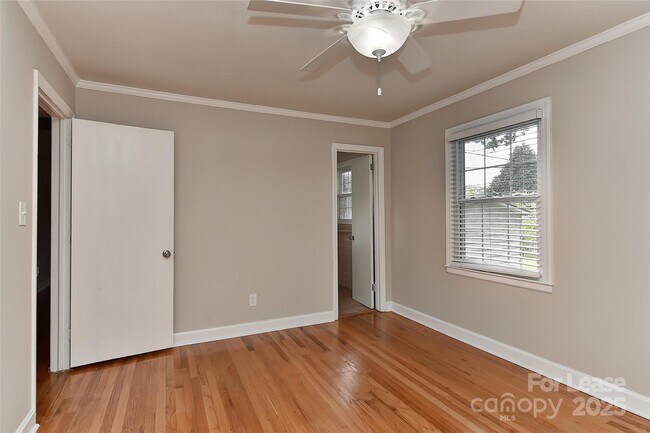 Building Photo - 420 Seneca Pl