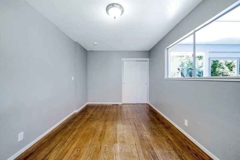 Building Photo - 1158 Pembridge Dr