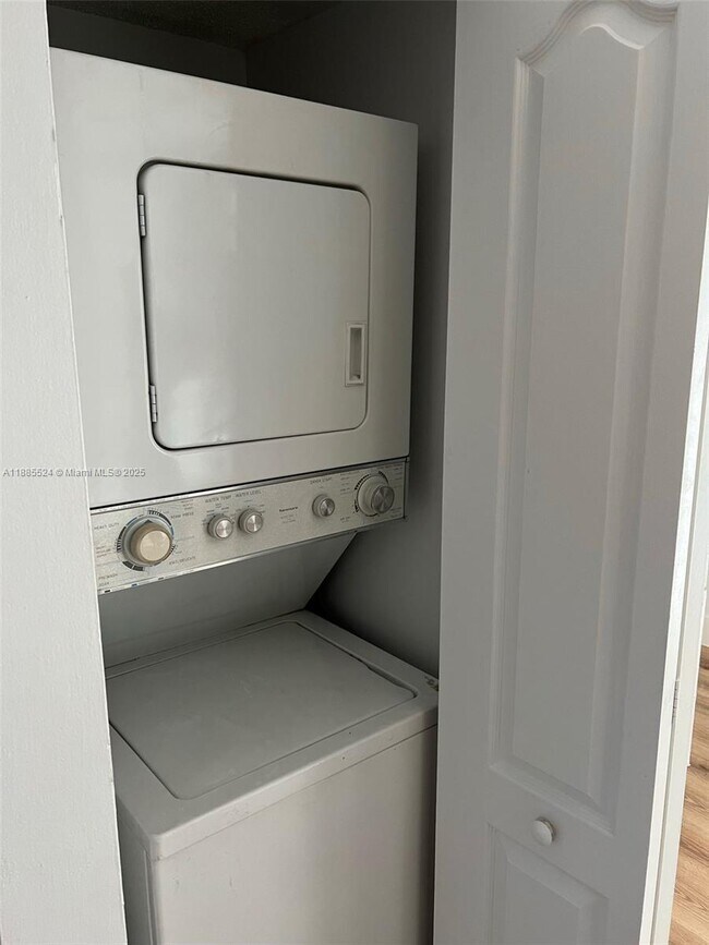 Building Photo - 2186 W 60th St