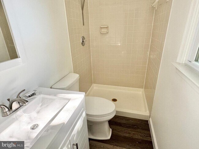 Building Photo - 2 Kelly Ct