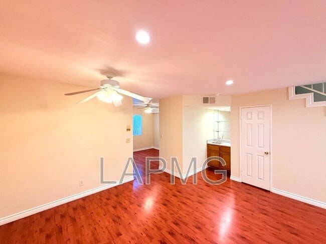 Building Photo - 12251 Moorpark St