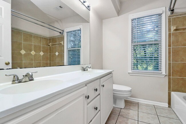 Building Photo - Large Olde Providence Home For Rent!