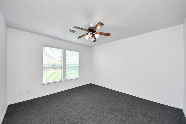 Building Photo - 21738 Sierra Long Dr