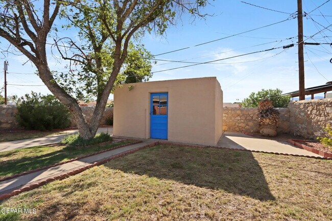 Building Photo - 921 Ash Ln
