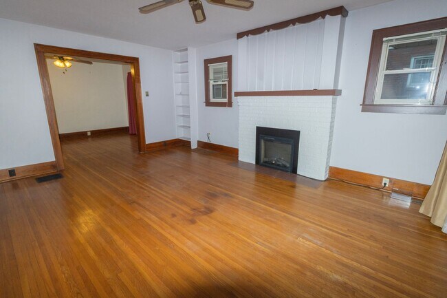 Building Photo - 203 Edgewood Ave