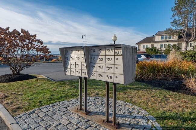 Building Photo - 432 Humphrey St