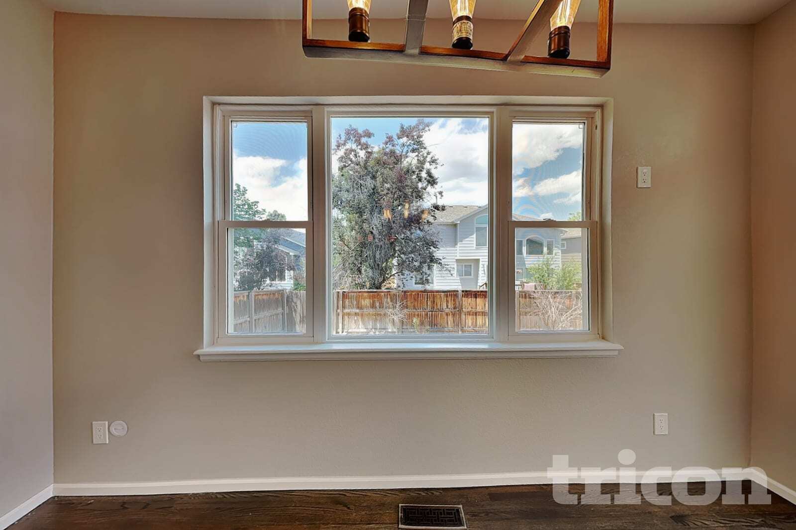 Building Photo - 9061 Renoir Dr