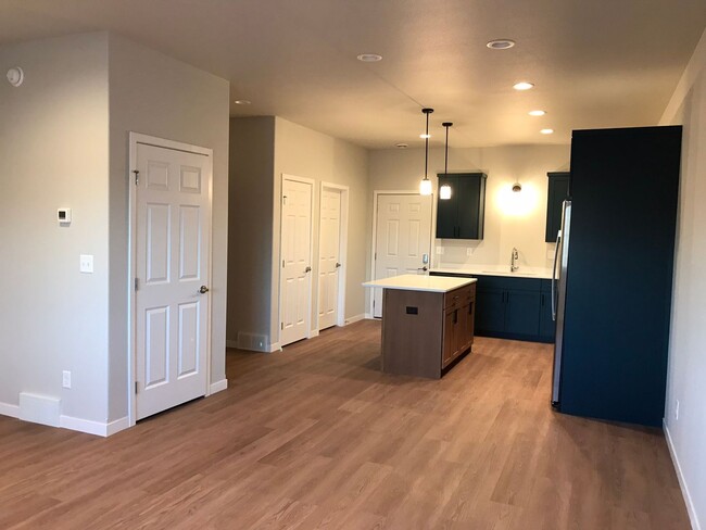 Building Photo - Valley View Townhomes