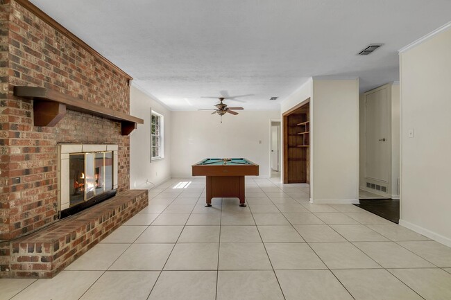 Building Photo - 2613 Killarney Way