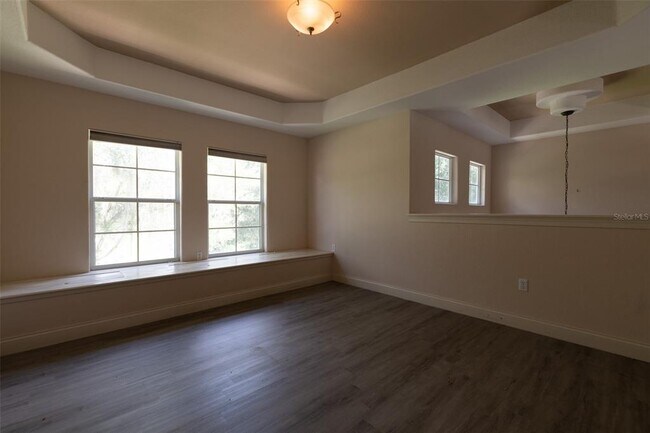 Building Photo - 10430 Birch Tree Ln