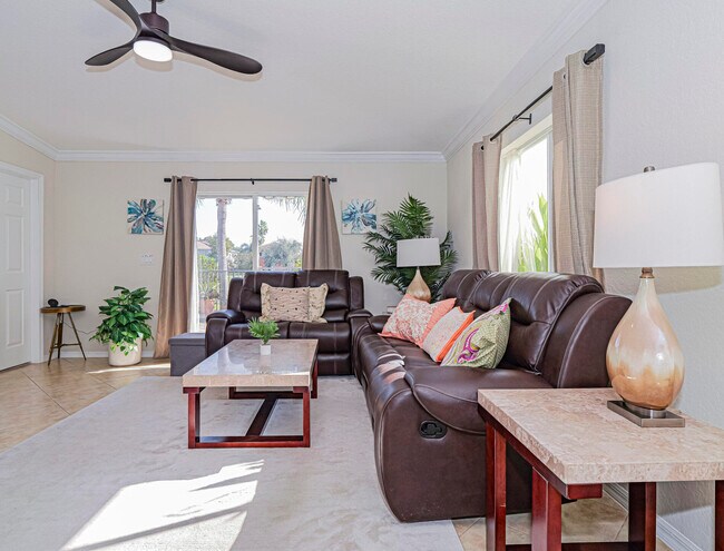 Building Photo - 5520 45th Ave