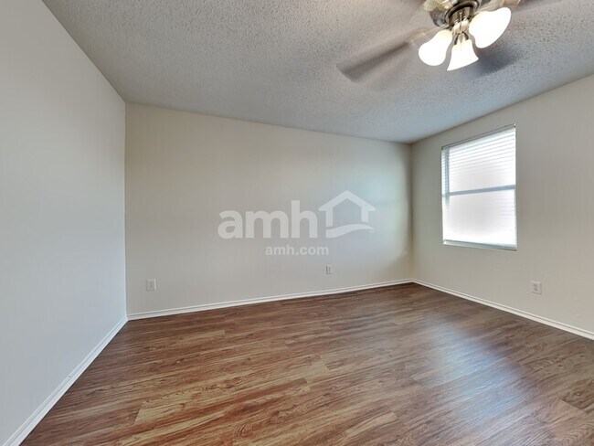 Building Photo - 3030 Dusty Ridge Dr