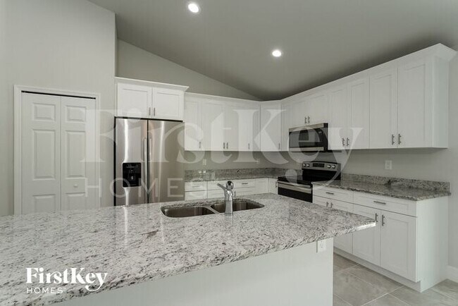 Building Photo - 817 Acton Ave