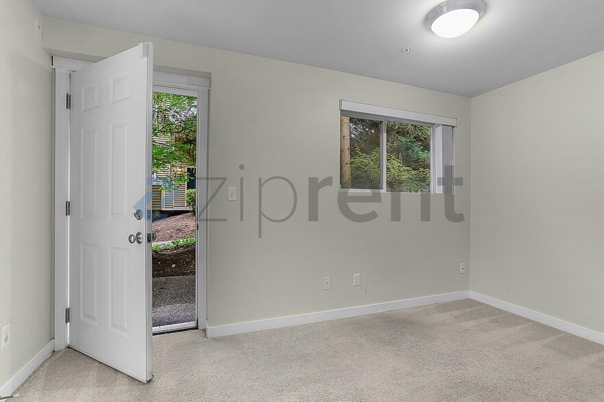 Building Photo - Unit