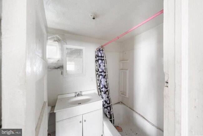Building Photo - 436 Duke St