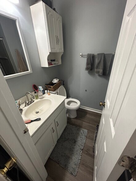 Building Photo - 1501 Creekwood Ct