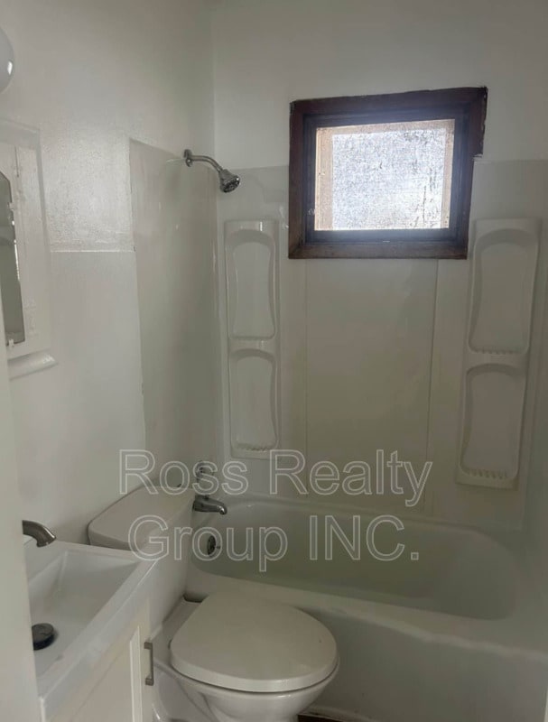 Building Photo - 3591 Doyle St