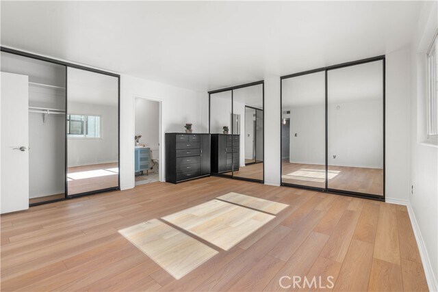 Building Photo - 5250 Zelzah Ave