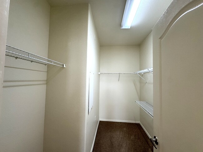 Building Photo - 4060 Trenton Ave