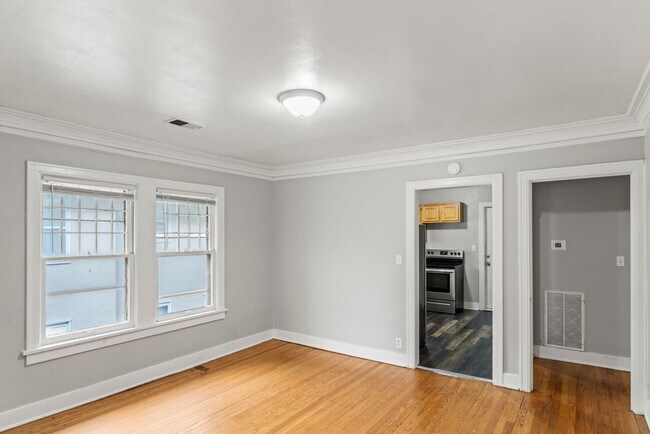 Building Photo - 5341 Holmes St