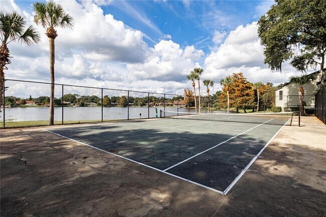 Building Photo - 920 N Lake Destiny Rd