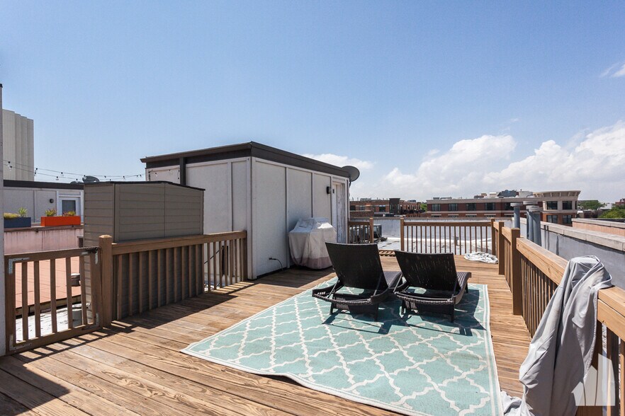 Building Photo - 2708 N Lehmann Ct
