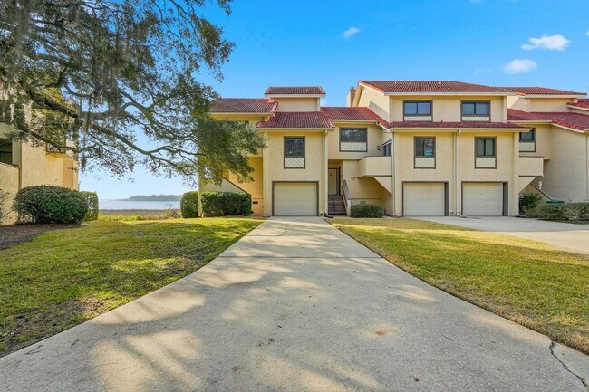 Building Photo - Premier Marina Cove end unit!!   Coastal Lifestyle at its BEST!!