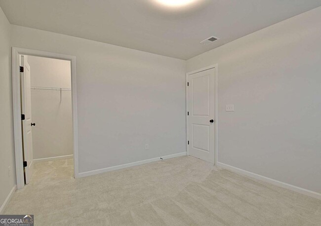Building Photo - 504 Albertson Ave