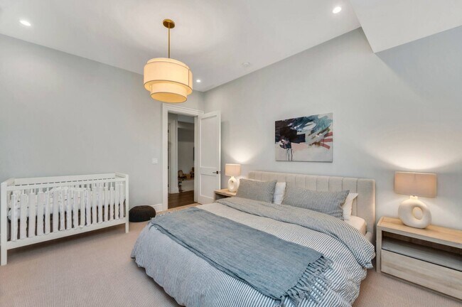 Building Photo - 21 Barn Ln