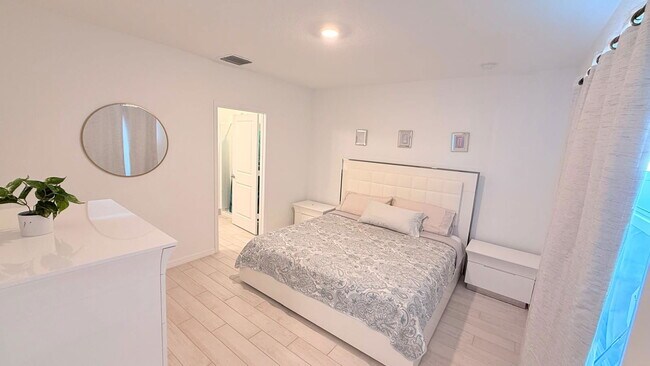 Building Photo - 5154 Armina Pl