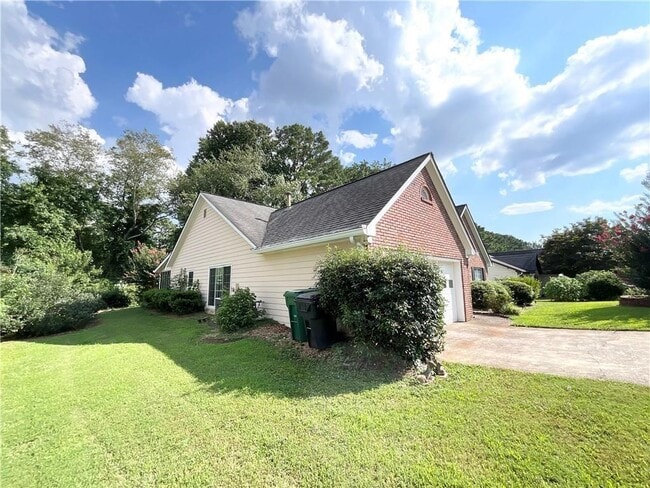 Building Photo - 3070 Bugle Dr