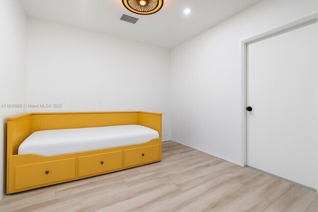 Building Photo - 12511 SW 13th St