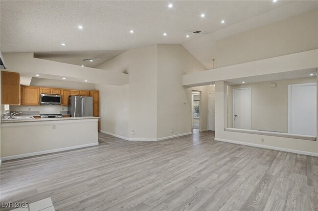 Building Photo - 7951 Aspendale Dr