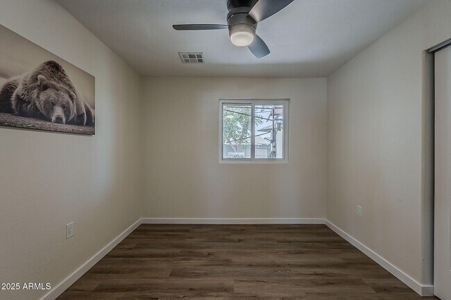 Building Photo - 8215 E Cypress St