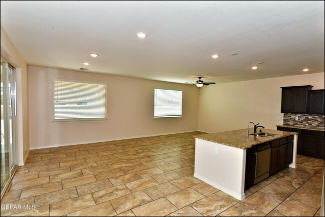 Building Photo - 2840 Tierra De Moyo Pl